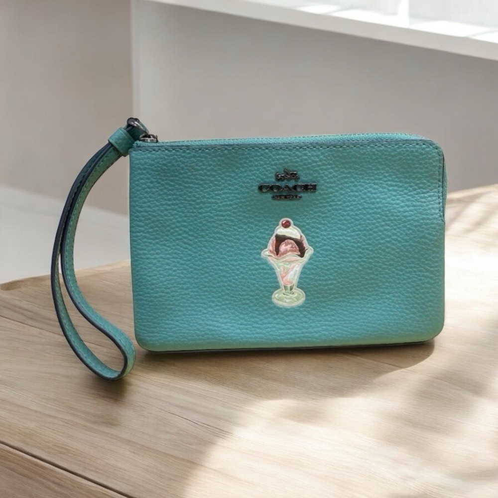 Coach Teal Pebbled Leather Ice Cream Sundae Wristlet EUC